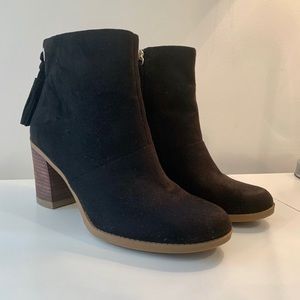 Dr. Scholl’s Lewis Bootie (black)